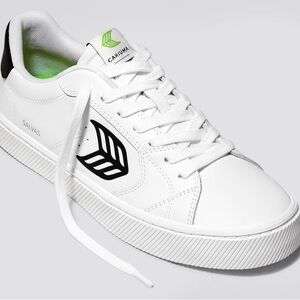 Cariuma SALVAS White Leather Black Logo Women’s 9.5/Mens 8